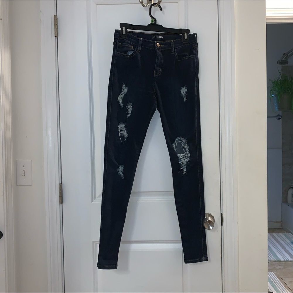 Fashion nova dark ripped stretch skinny jeans size 5